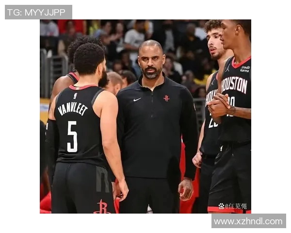 火箭队与快船队季前赛精彩对决展现新赛季阵容实力与战术布局